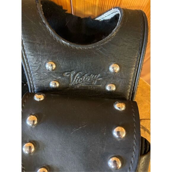 Victory Motorcycle USA Gas Fuel Tank Bag Leather Rivets Saddle Bag Storage Bag ( - Picture 3 of 8